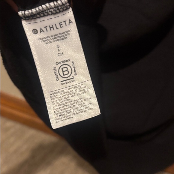 Athleta Black Short Sleeve V-Neck Tee - Picture 5 of 6